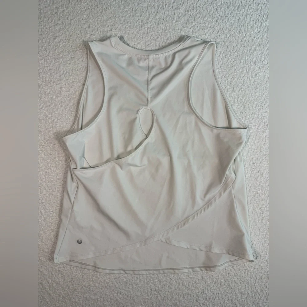 Halara womens Cut Out Crossover Hem Solid Yoga Tank Top white size large gym - Picture 2 of 3
